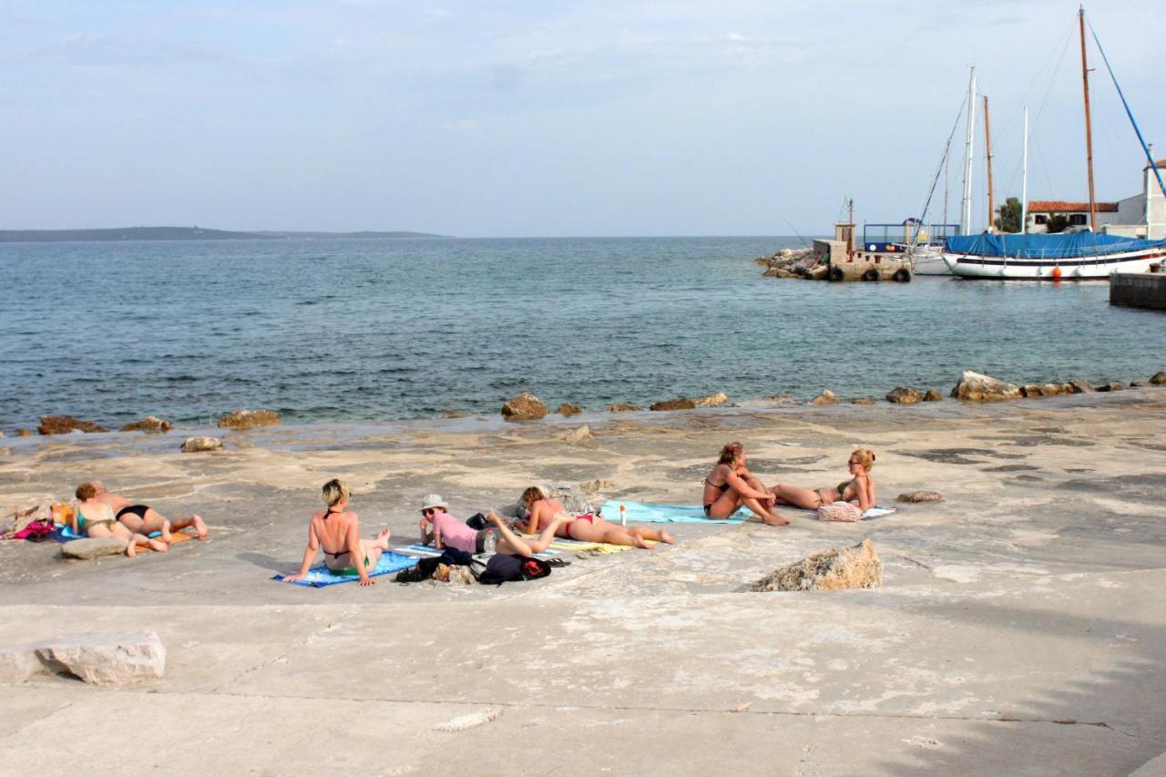 Apartments And Rooms By The Sea Nerezine, Losinj - 11815 Exteriör bild