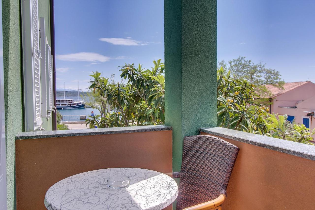 Apartments And Rooms By The Sea Nerezine, Losinj - 11815 Exteriör bild