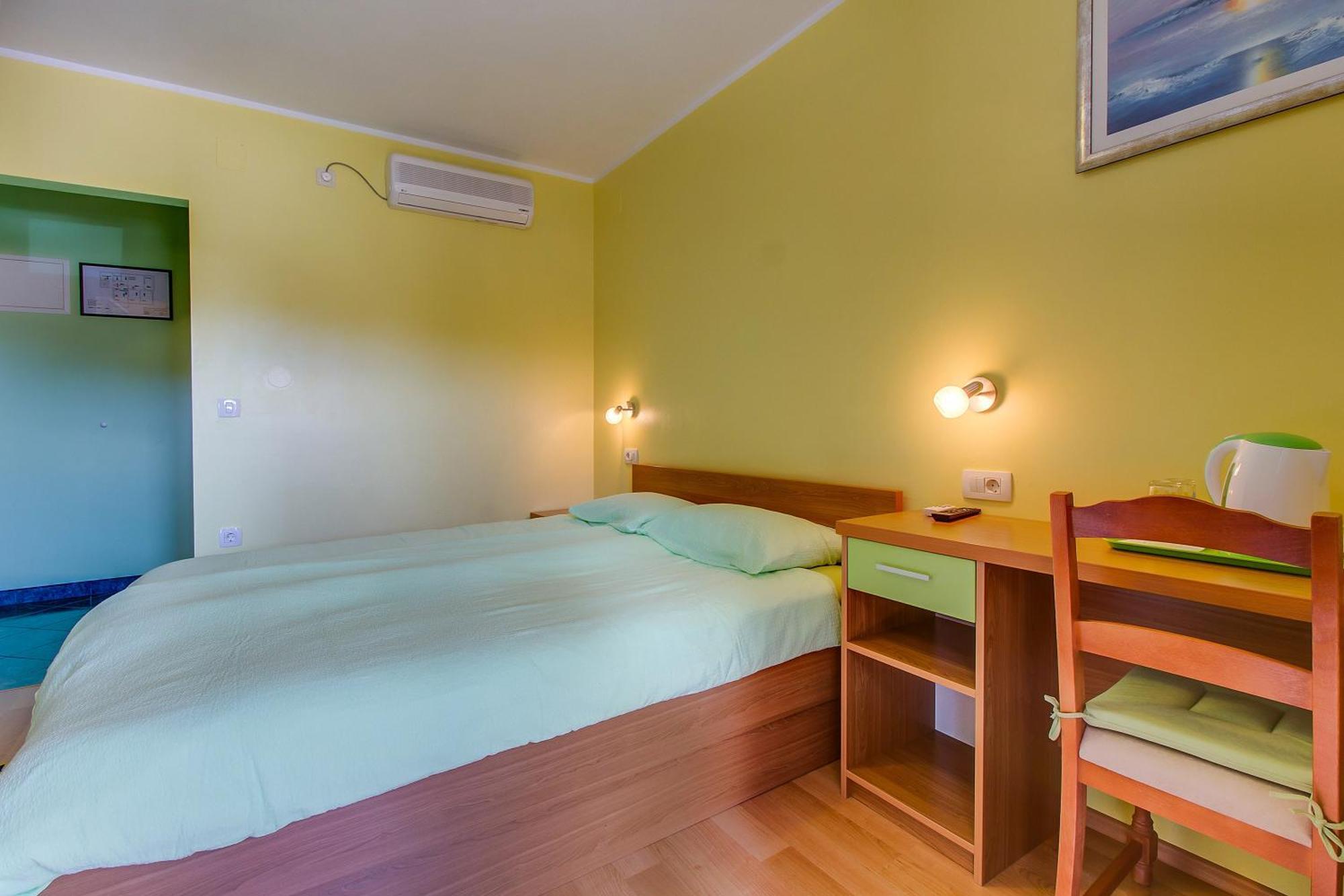 Apartments And Rooms By The Sea Nerezine, Losinj - 11815 Rum bild